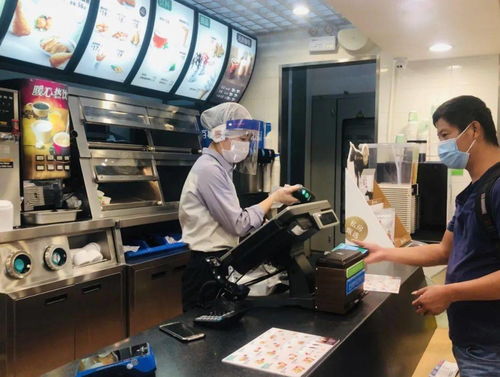 烏魯木齊國際機(jī)場 疫情防控與個(gè)人商務(wù)服務(wù)兩手抓